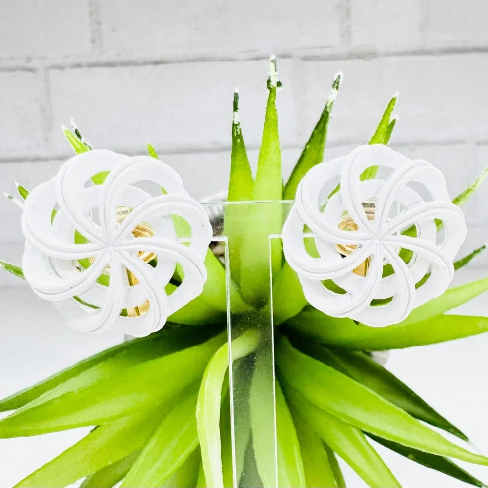 Vintage 60s Crown Trifari White Enamel Pinwheel Swirl Gold Tone Clip Earrings